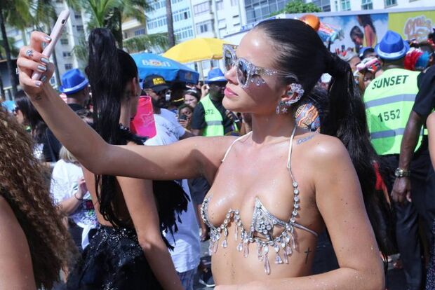 Bruna Marquezine deixa fãs na mão e abandona compromisso na véspera do Carnaval
