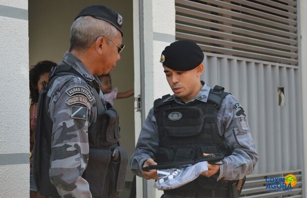 PMs escoltam sargento até a residência e realizam homenagem por transferência para reserva
