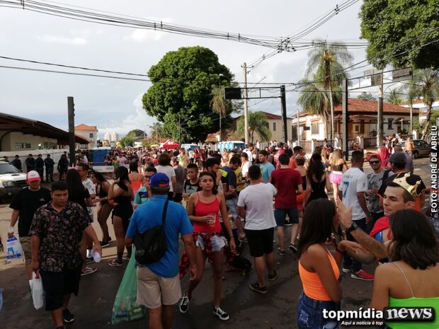 Blocos de Carnaval de Rua se reúnem e criticam estrutura fornecida para festa na Capital