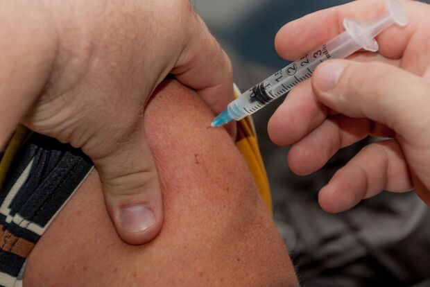 Menino não vacinado é diagnosticado com tétano, tratamento pode chegar a R$ 3 milhões