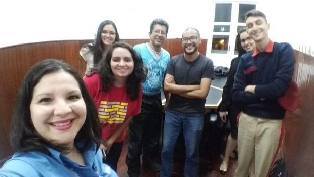 Clube gratuito de conversação em inglês acontece em Campo Grande