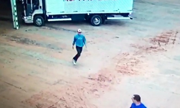 VÍDEO: ladrões tentam roubar caminhão usando o golpe do falso frete