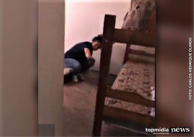 VÍDEO: filha de diretora da UPA, enfermeira é flagrada dormindo no expediente