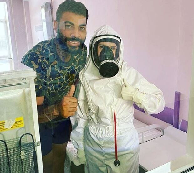 Astro francês do vôlei deixa hospital e se recupera de Coronavírus em casa
