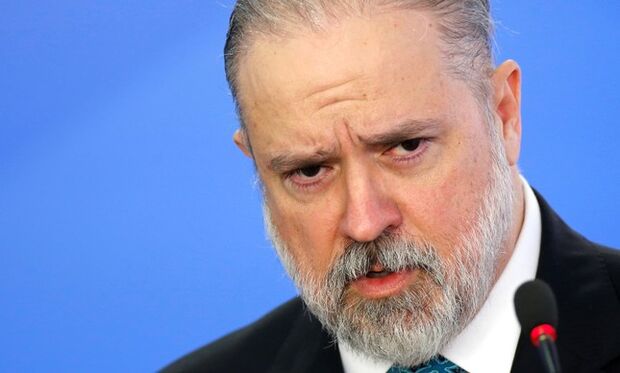 Procuradorpede abertura de inquérito para apurar ato antidemocrático com presença de Bolsonaro