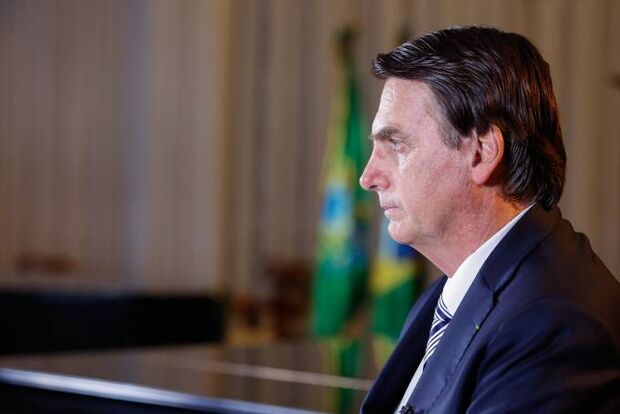 Bolsonaro afirma que se emprego não voltar, vai tomar decisão com canetada