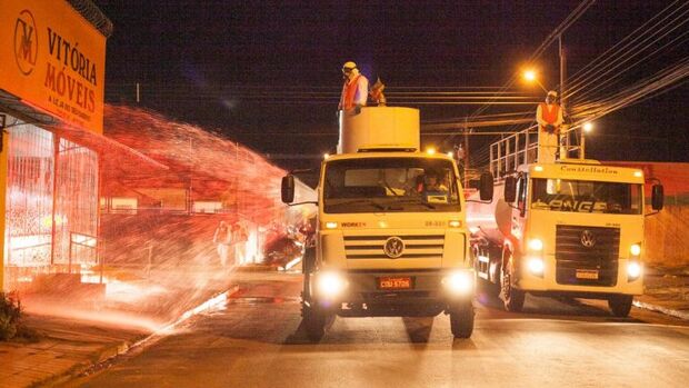 Prefeitura pede para moradores retirarem carros das ruas para desinfecção no Tiradentes