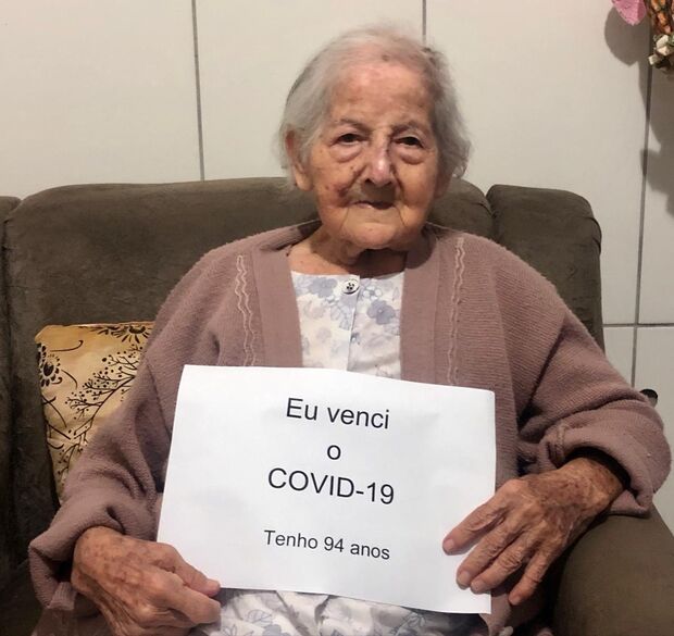 Guerreira: do grupo de risco, idosa de 94 anos vence covid-19