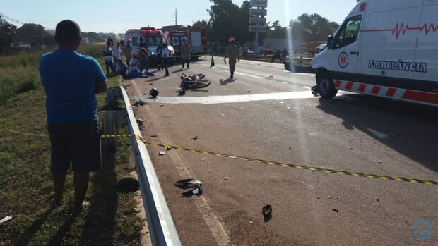Motociclista é arrastado por 35 metros em acidente com ambulância na BR-163