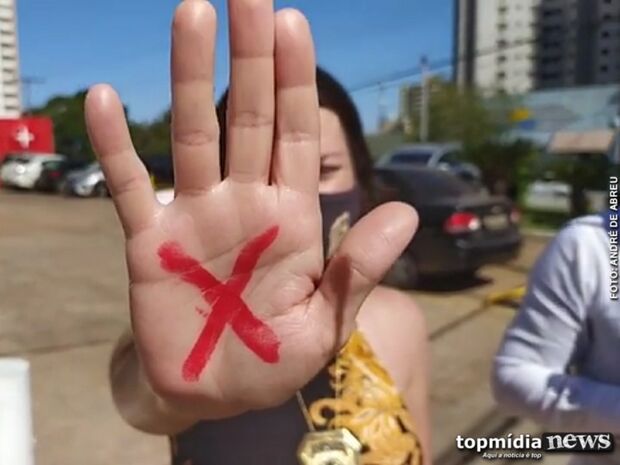 Deam e Casa da Mulher aderem campanha 'Sinal Vermelho' para ajudar mulheres durante pandemia