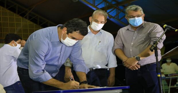 Em Nioaque,  governo anuncia reforma de hospital e assina obras de pavimentação