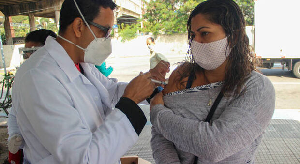 Durante pandemia de coronavírus, Brasil encara surto de sarampo e revive febre amarela