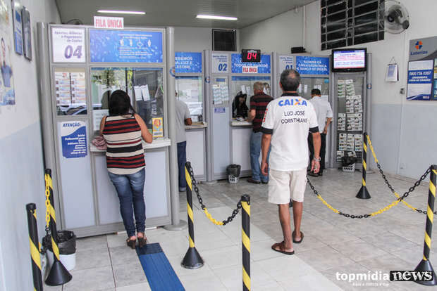 Bancos e lotéricas podem funcionar no fim de semana apenas para pagamento do auxílio emergencial