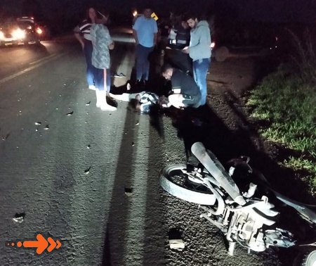 Motociclista tenta atravessar rodovia, é atingido por carro e morre
