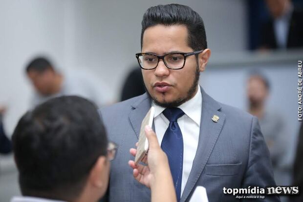 Na Lata: vereador dá calote no IPTU para reformar o próprio gabinete