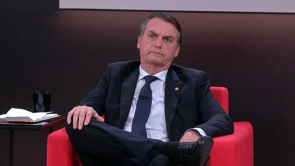 Presidente afirma que 'está proibido' falar em Renda Brasil e diz que Bolsa Família vai continuar