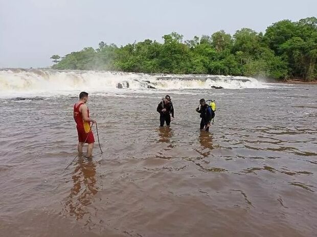 Corpo de homem que se afogou em cachoeira é encontrado