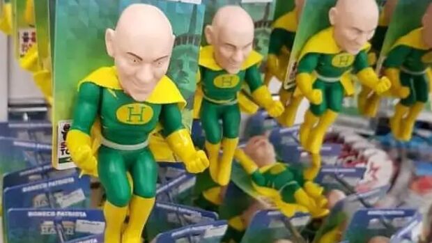 Boneco inspirado no 'Véio da Havan' está à venda e empresa ...