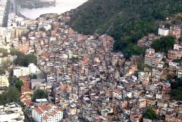 Adolescente sofre estupro coletivo em favela do Rio; dois suspeitos são menores