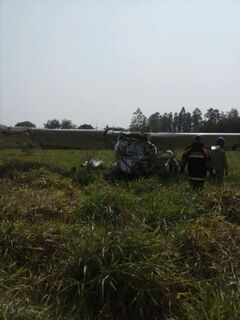 Avião cai durante decolagem em Jardim e piloto fica ferido 