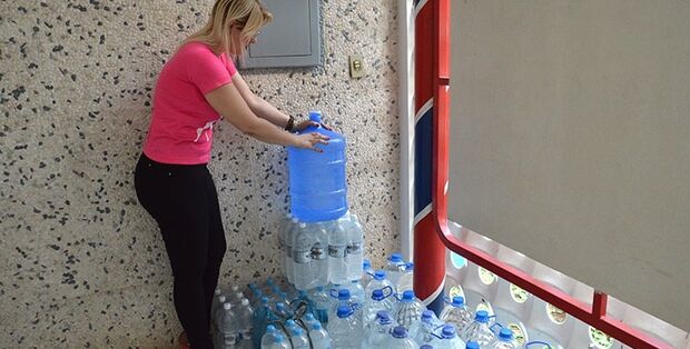 Voluntários se unem em Corumbá para arrecadar água e enviar à Minas Gerais