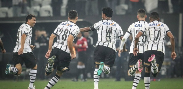 Corinthians busca título nacional sem seguir receita do bicampeão Cruzeiro