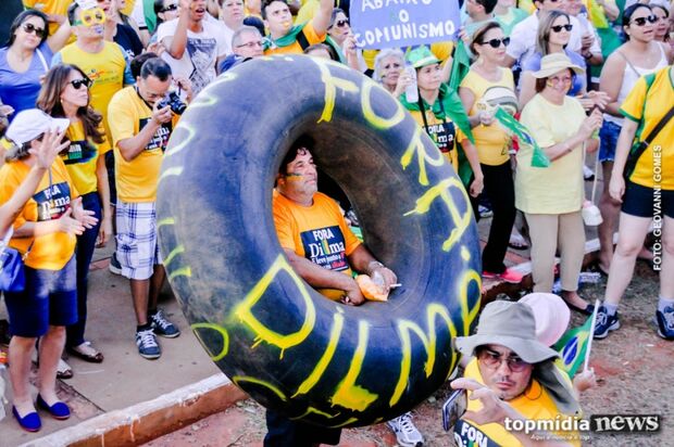 Para leitor, manifestações contra Dilma não têm efeito algum