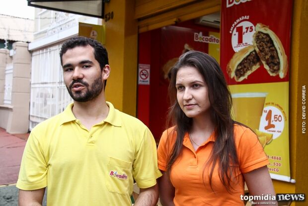 Casal arrisca a sorte e conquista clientes com empanada argentina 