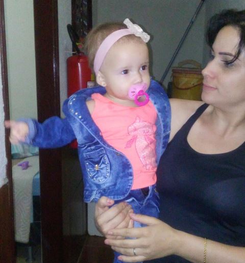 Mulher sai para vender roupas e some com filha de 1 ano em Campo Grande