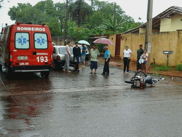Motociclista é atingido por veículo na Vila Marli 