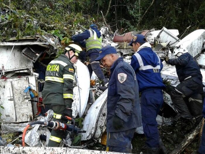 Quantos jogadores da Chapecoense morreram no acidente de avião?