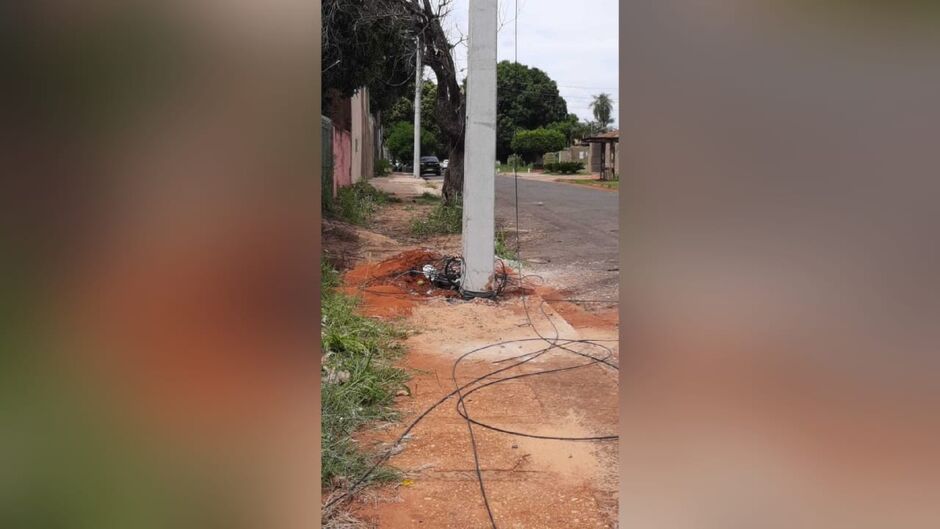 Moradores informaram que fios foram derrubados após manutenção de terceirizada da Energisa