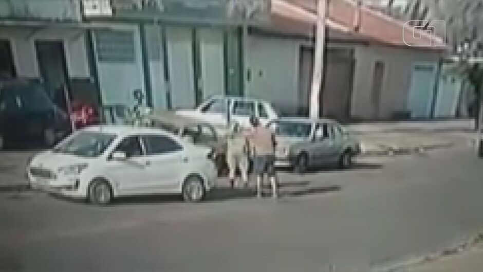 Homem e mulher discutem por vaga de estacionamento em Franca (SP)