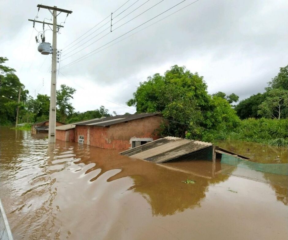 Casas ficaram inundadas com a intensidade das chuvas