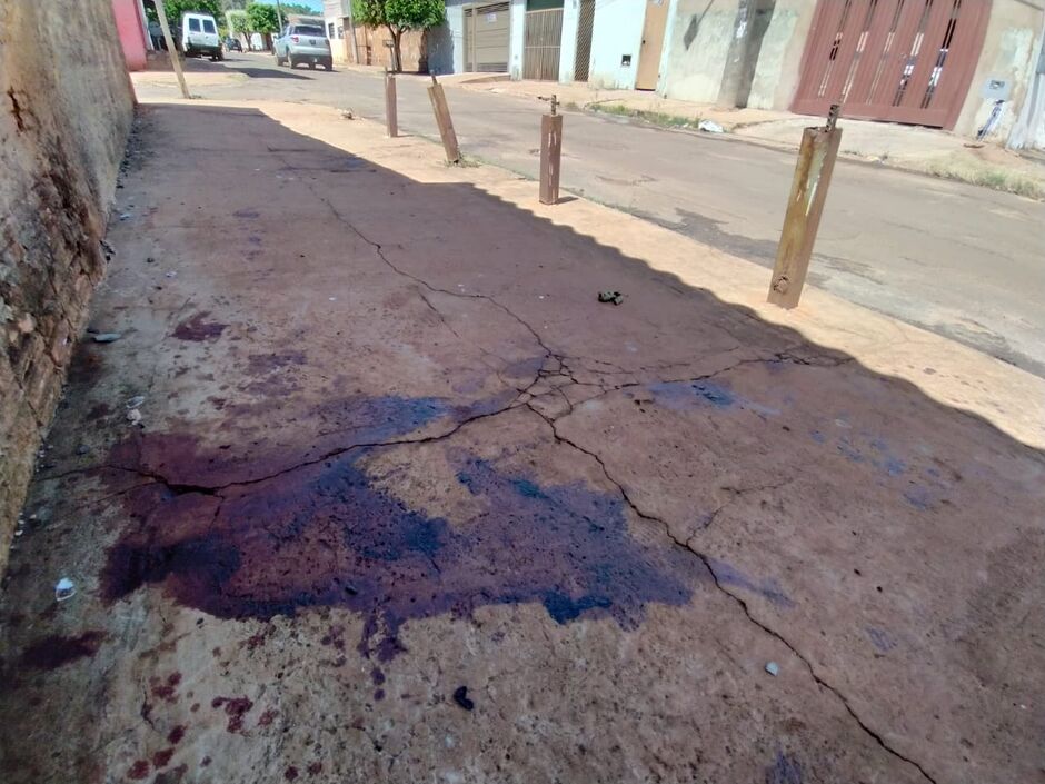 Sangue de uma das vítimas estava na calçada