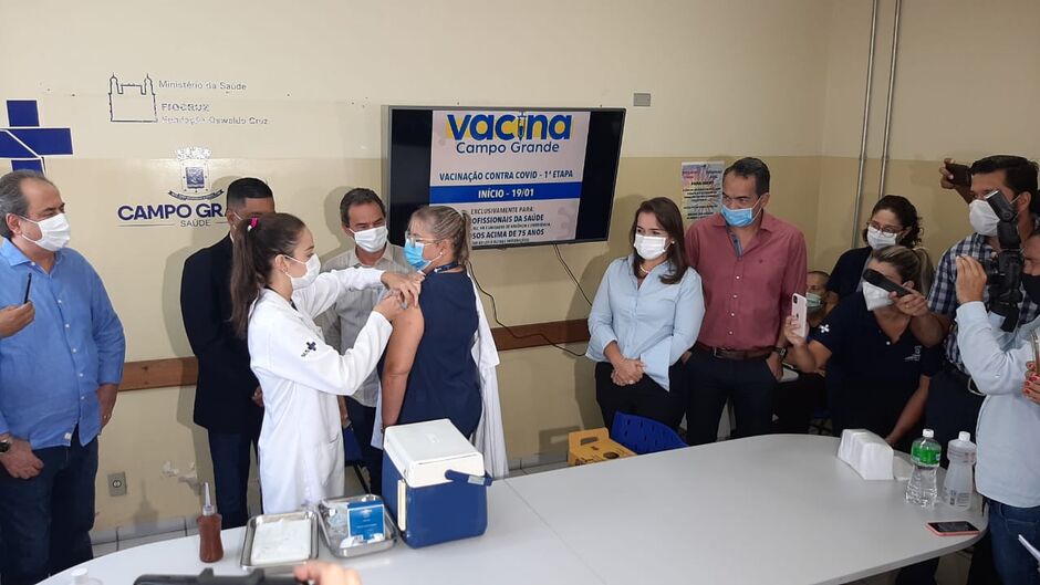 Plano de vacinação começou nesta terça-feira em Campo Grande