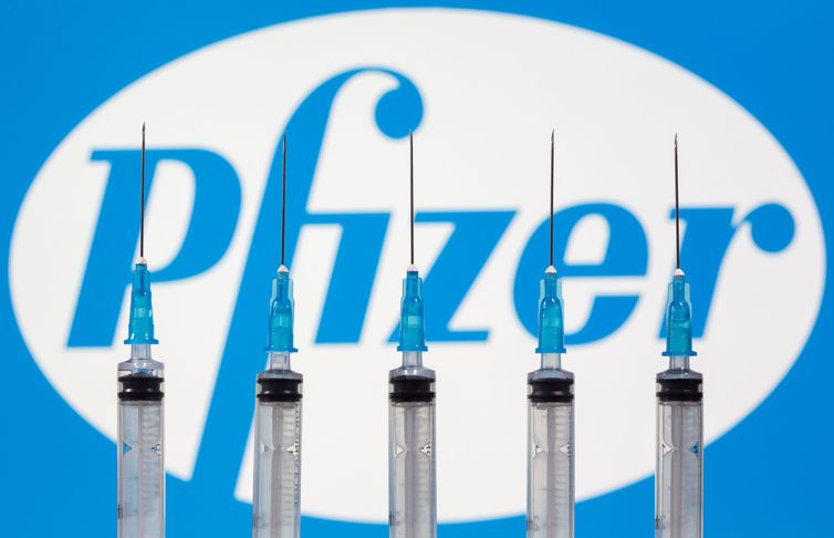 Vacina da Pfizer recebeu registro definitivo no Brasil
