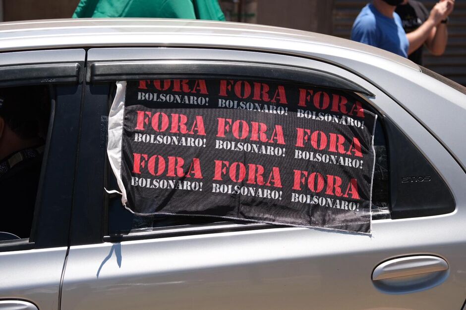 Carreata pede 'Fora Bolsonaro' em Campo Grande, MS