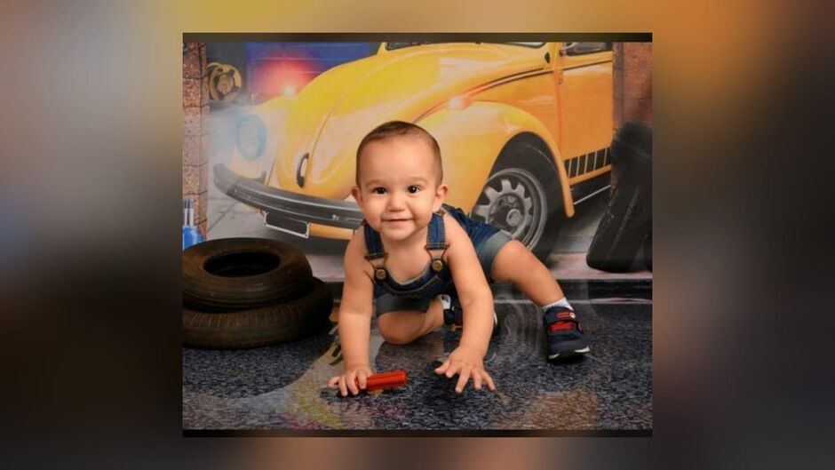 Esperto, Th&eacute;o come&ccedil;ou a chorar assim que m&uacute;sica foi desligada
