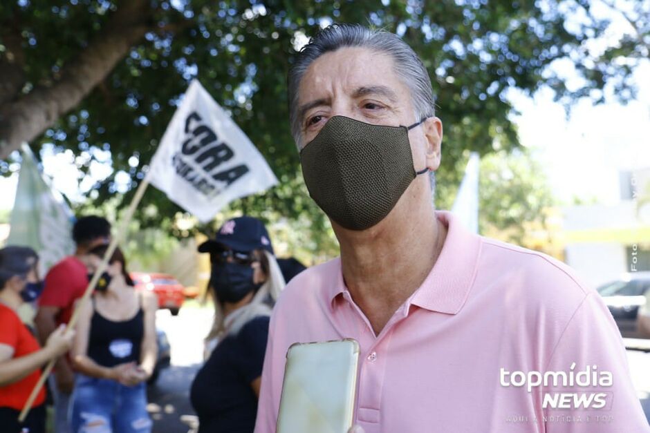 Manifestantes se preparam para seguir 4ª carreata Fora Bolsonaro em Campo Grande