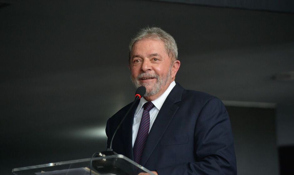 Decisão devolve direitos políticos de Lula