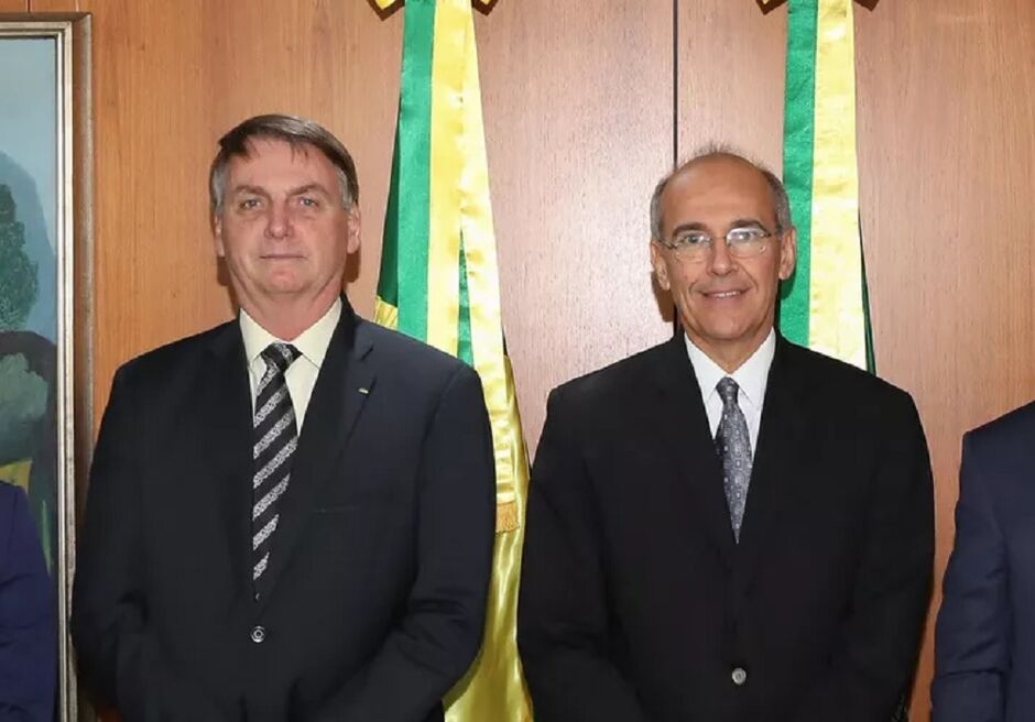 Bolsonaro e Mauro Ribeiro em reunião que