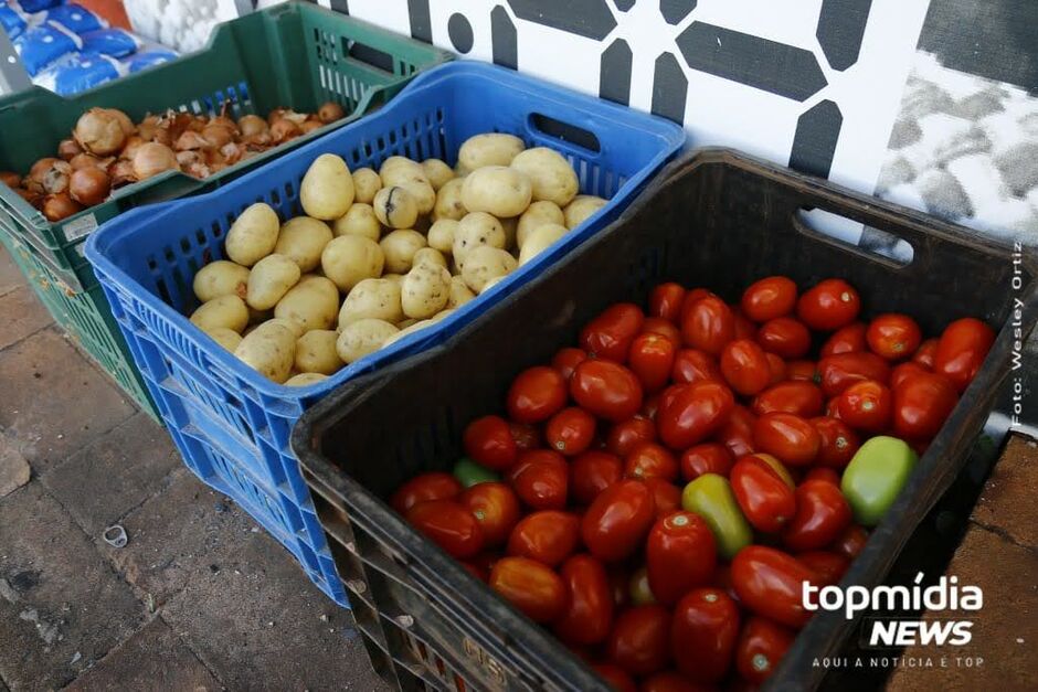 Tomate segue sendo o vilão dos consumidores