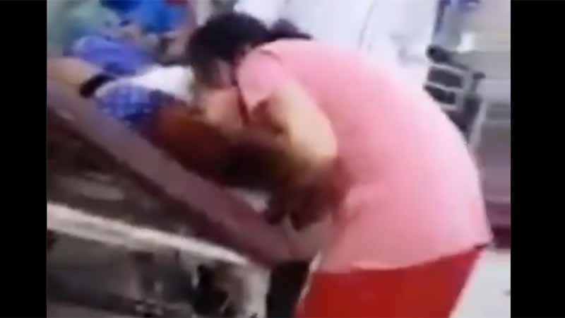 Filha tenta salvar mãe que estava sem oxigênio