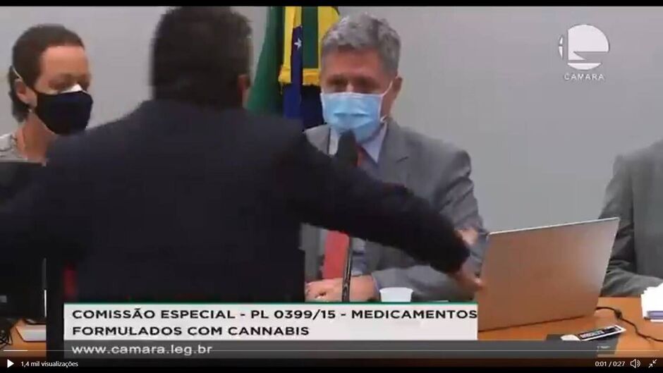 Deputado Paulo Teixeira foi agredido durante reunião
