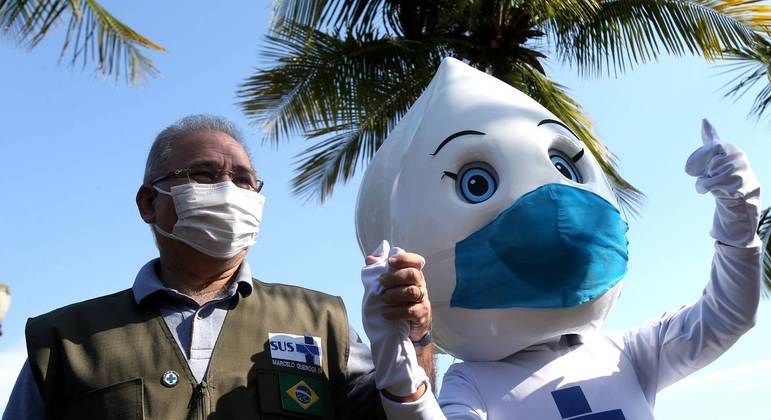 Ministro da Saúde e Zé Gotinha