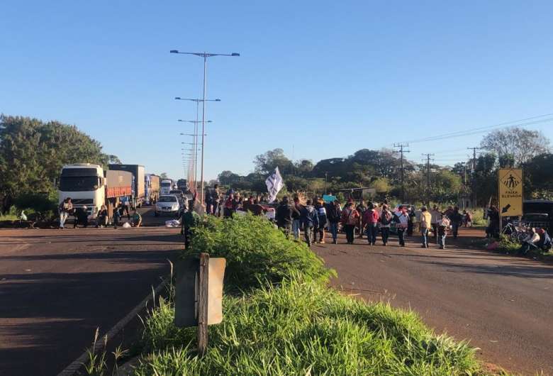 Indígenas fecharam diversas rodovias do estado contra a PL-490.