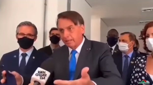 Bolsonaro ataca Globo e CNN Brasil
