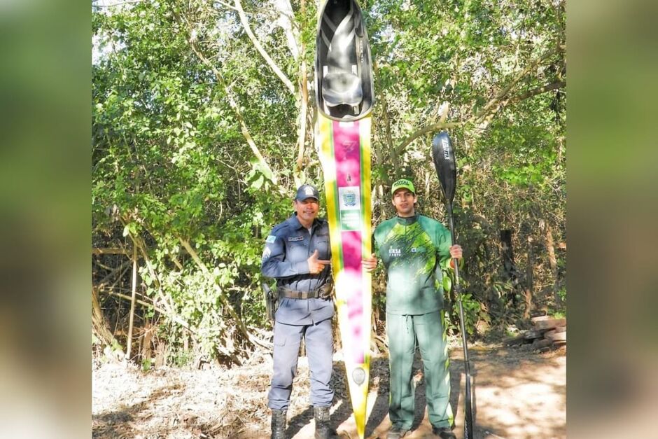 Sargento Balbuena e seu filho Edgar: um pratica a canoagem, outro está há 14 anos na carreira militar