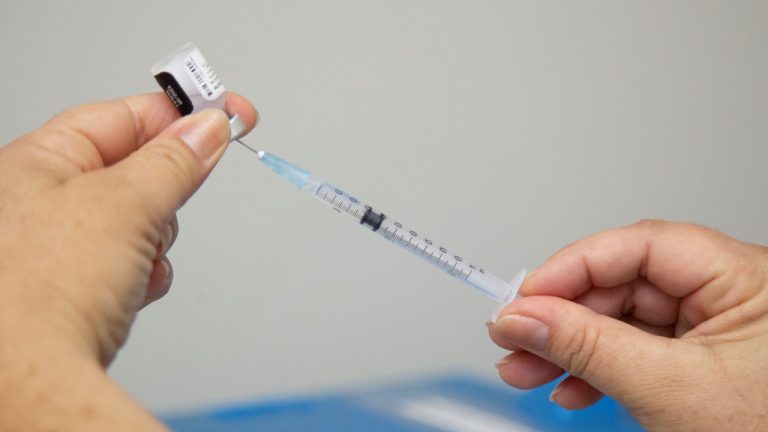 Campo Grande aplica segunda dose da vacina